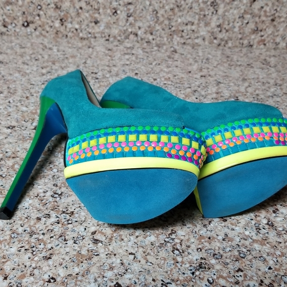 Beautiful heels!!!!! Size 5.5 New - Picture 5 of 7